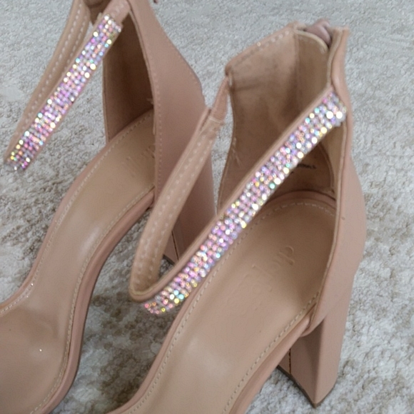 Charlotte Russe Almie Shimmery Chunky Block Heel Open Toe Sandals 10 Nude - Picture 3 of 16
